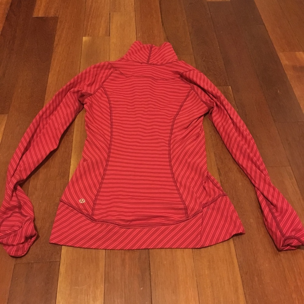 Lulu lemon long sleeve - Picture 2 of 2